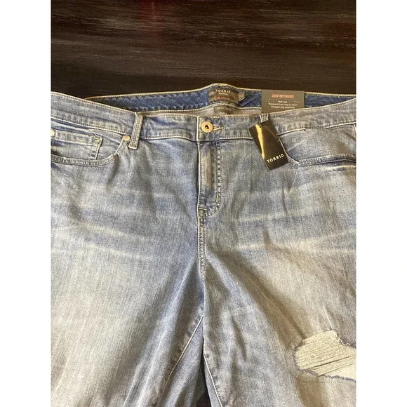 NEW WITH TAGS Torrid Jeans - Picture 2 of 5
